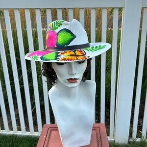 Canvas Hat 21” Perimeter , Never Worn Clean Colorful